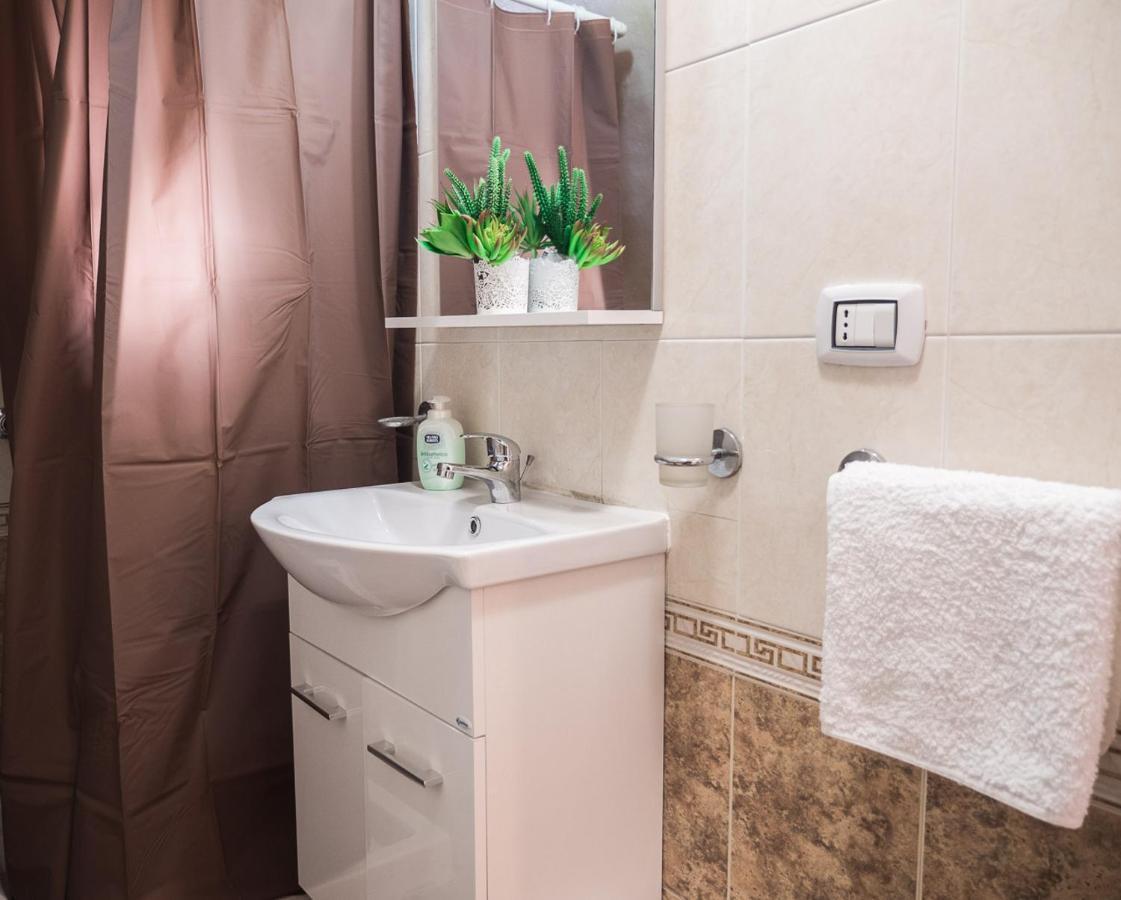 Ferienwohnung Chiaia Premium Flat, Naples Center, Near Seaside Exterior foto