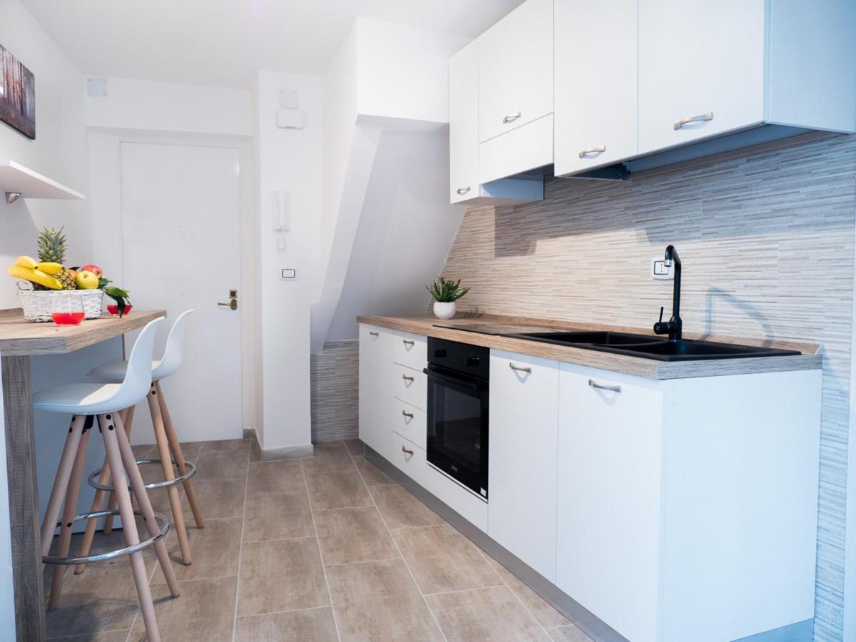 Ferienwohnung Chiaia Premium Flat, Naples Center, Near Seaside Exterior foto